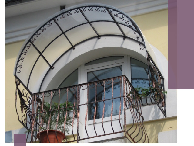 Козырьки над балконом в Заволжье — изготовление и монтаж